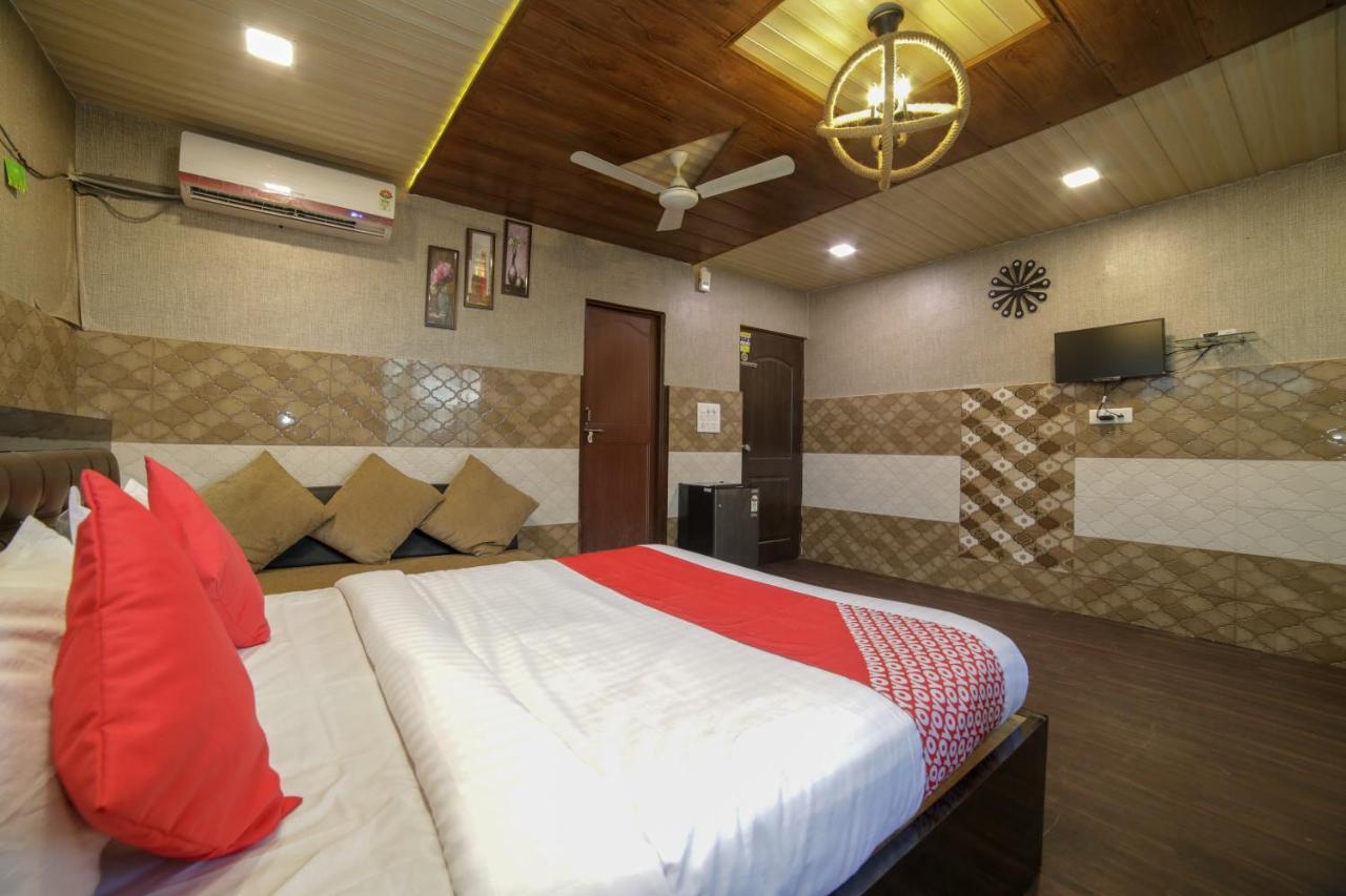Oyo Flagship Hotel Chandani Rāipur 外观 照片